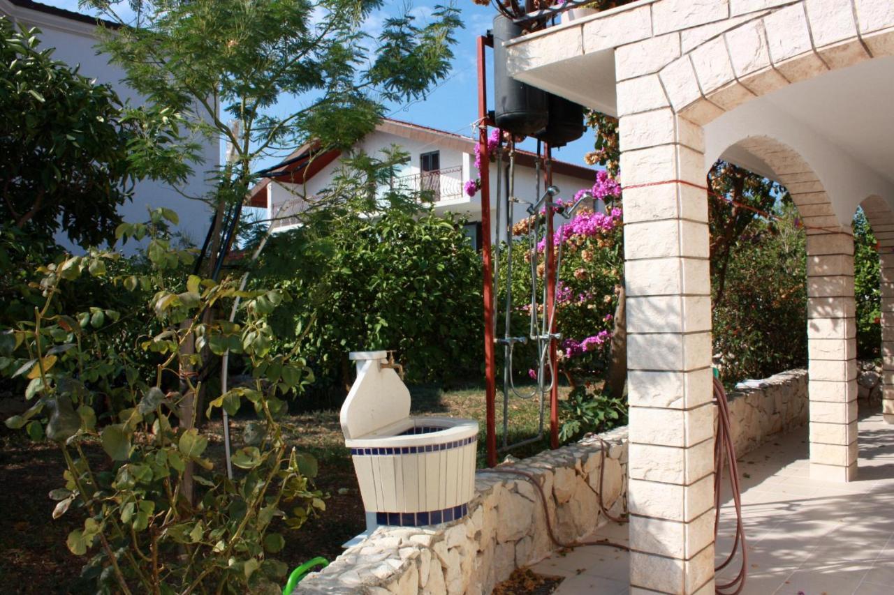 Apartments By The Sea Rastici, Ciovo - 2104 Trogir Exterior foto