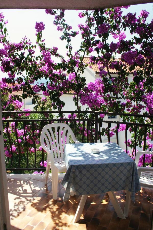 Apartments By The Sea Rastici, Ciovo - 2104 Trogir Exterior foto