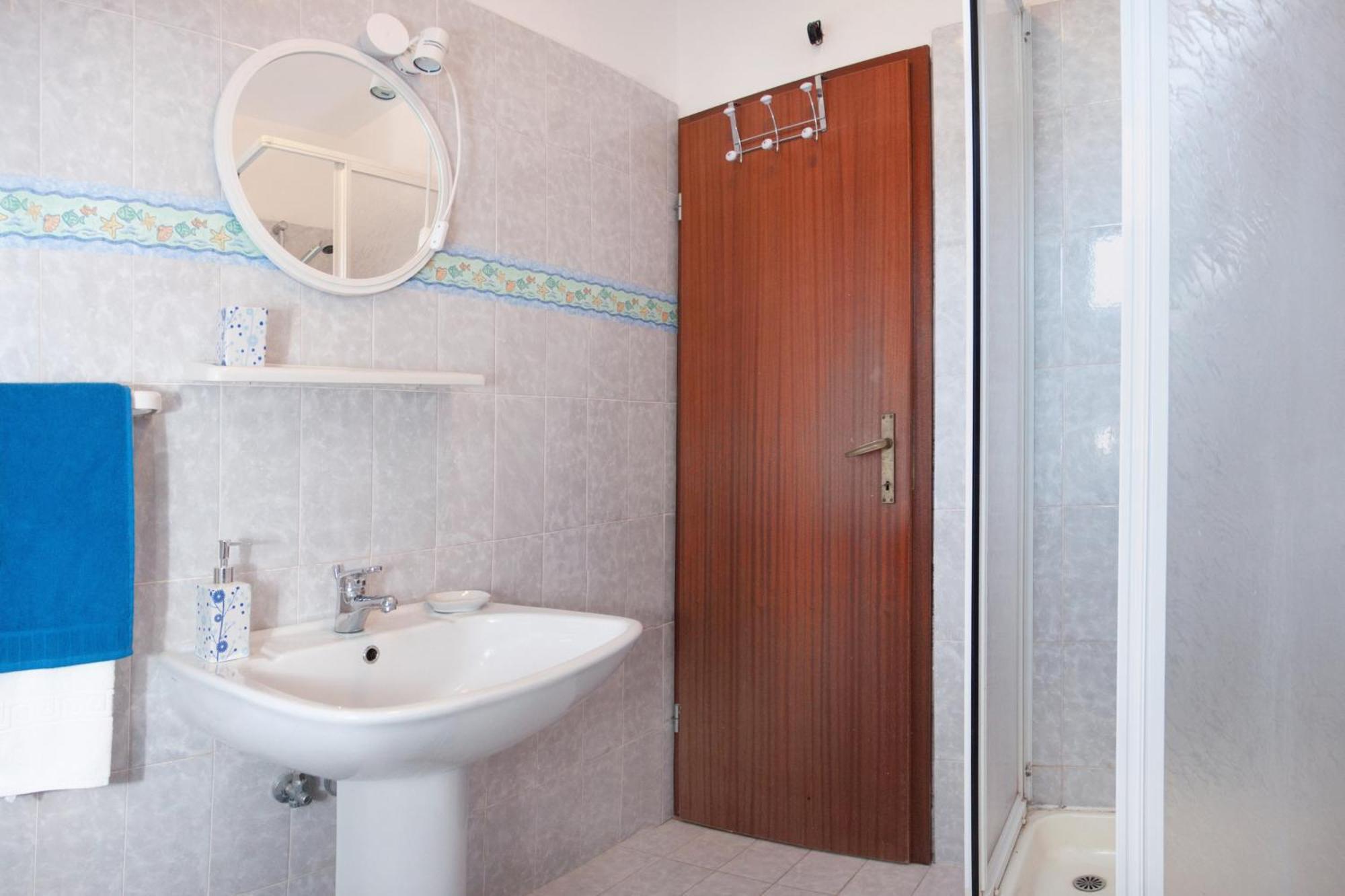 Apartments By The Sea Rastici, Ciovo - 2104 Trogir Zimmer foto